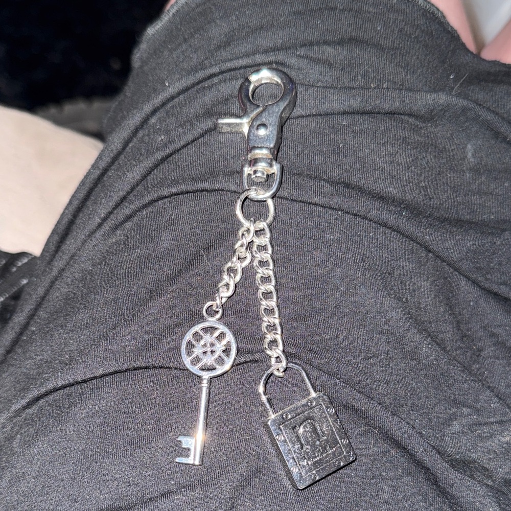 Nichole Miller Locket & Key Chain!!!